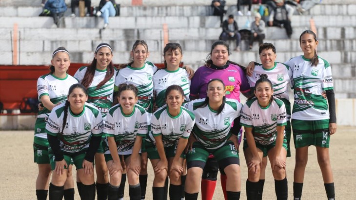 Ferro y Argentino siguen firmes en la cima del fútbol femenino alvearense