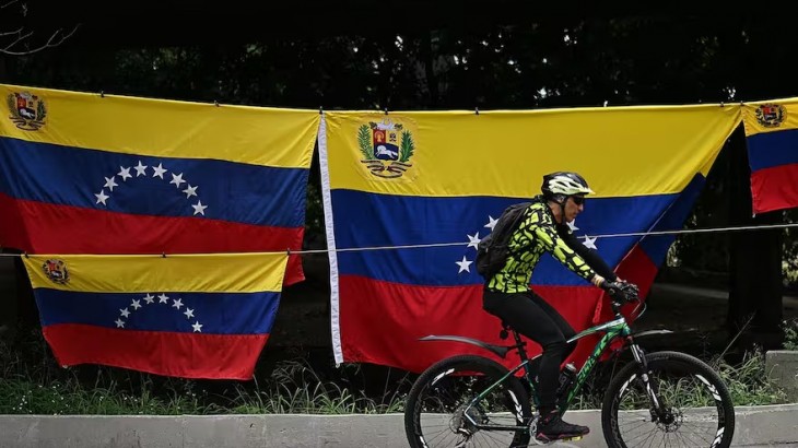 Venezuela libera a 17 presos políticos en medio del debate por la ley de amnistía