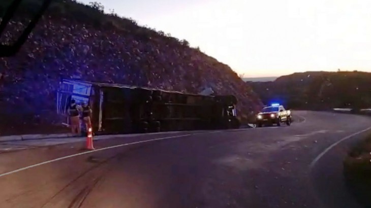 Volcó un camión con equinos en la Cuesta de los Terneros