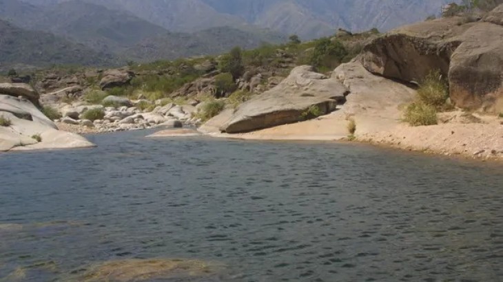 Córdoba: un turista murió ahogado tras tirarse a nadar a un río mientras estaba de vacaciones