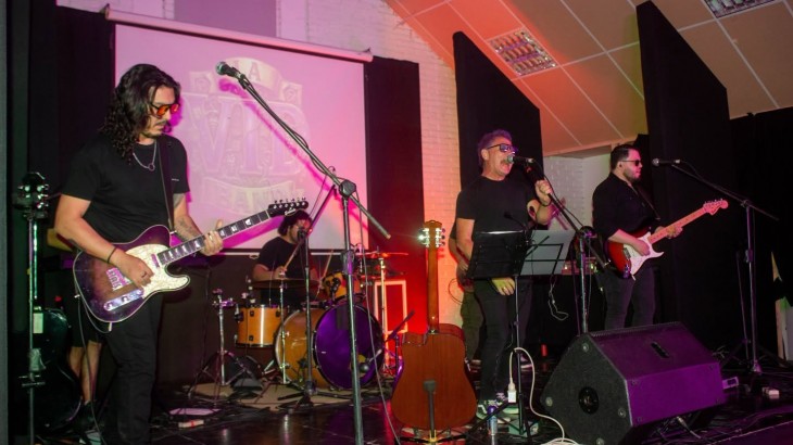 Noche de clásicos y memoria rockera en La Paz