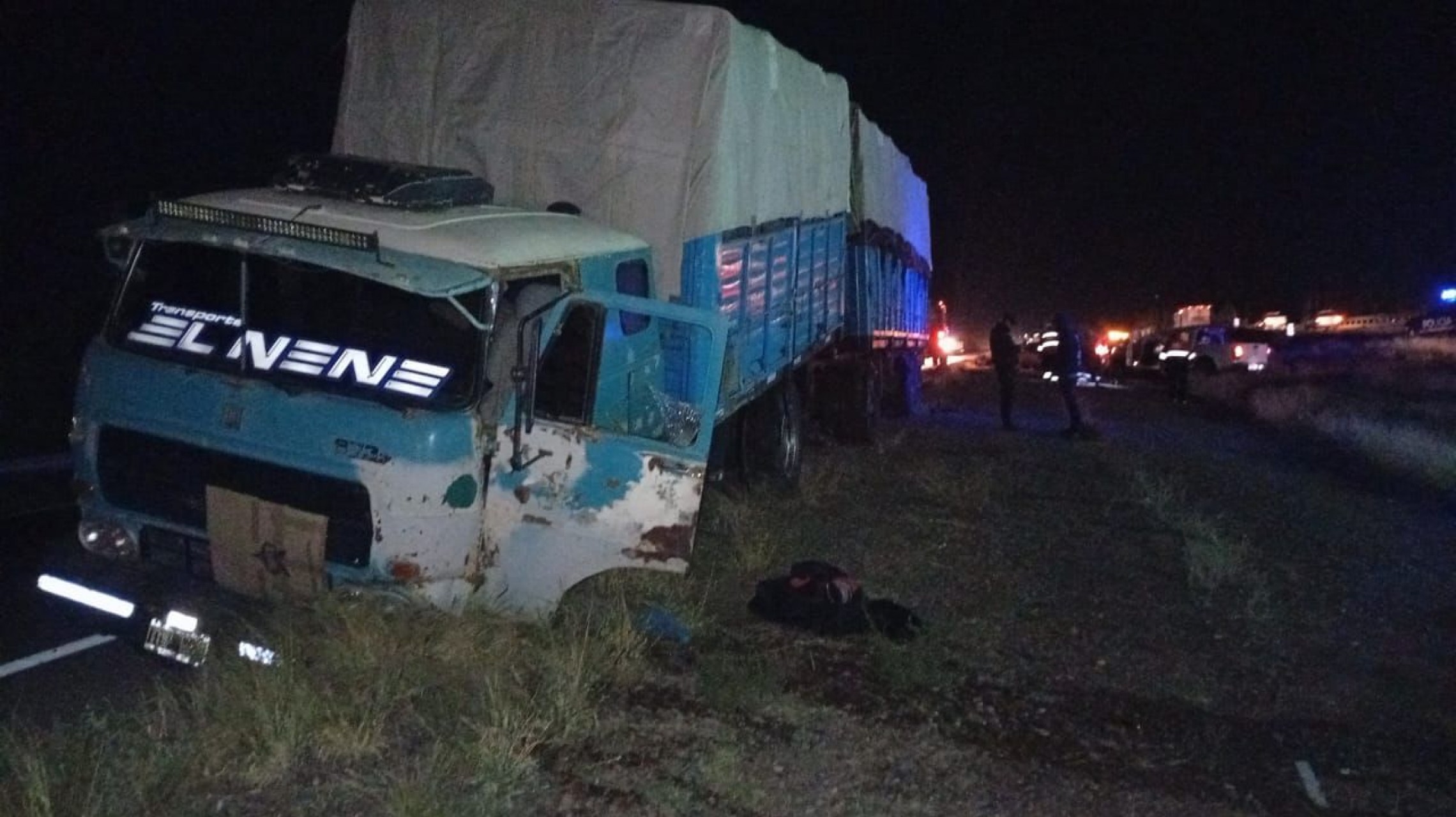 Violento choque entre un camión y una camioneta en Ruta 7