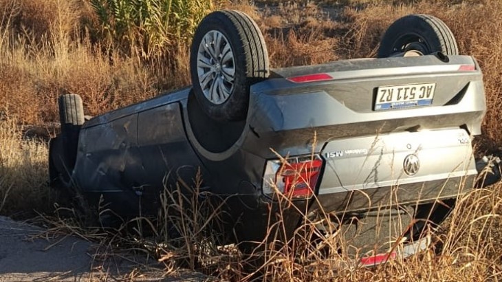 Volcó en el Acceso Este y dio positivo en alcoholemia: el conductor rechazó atención médica